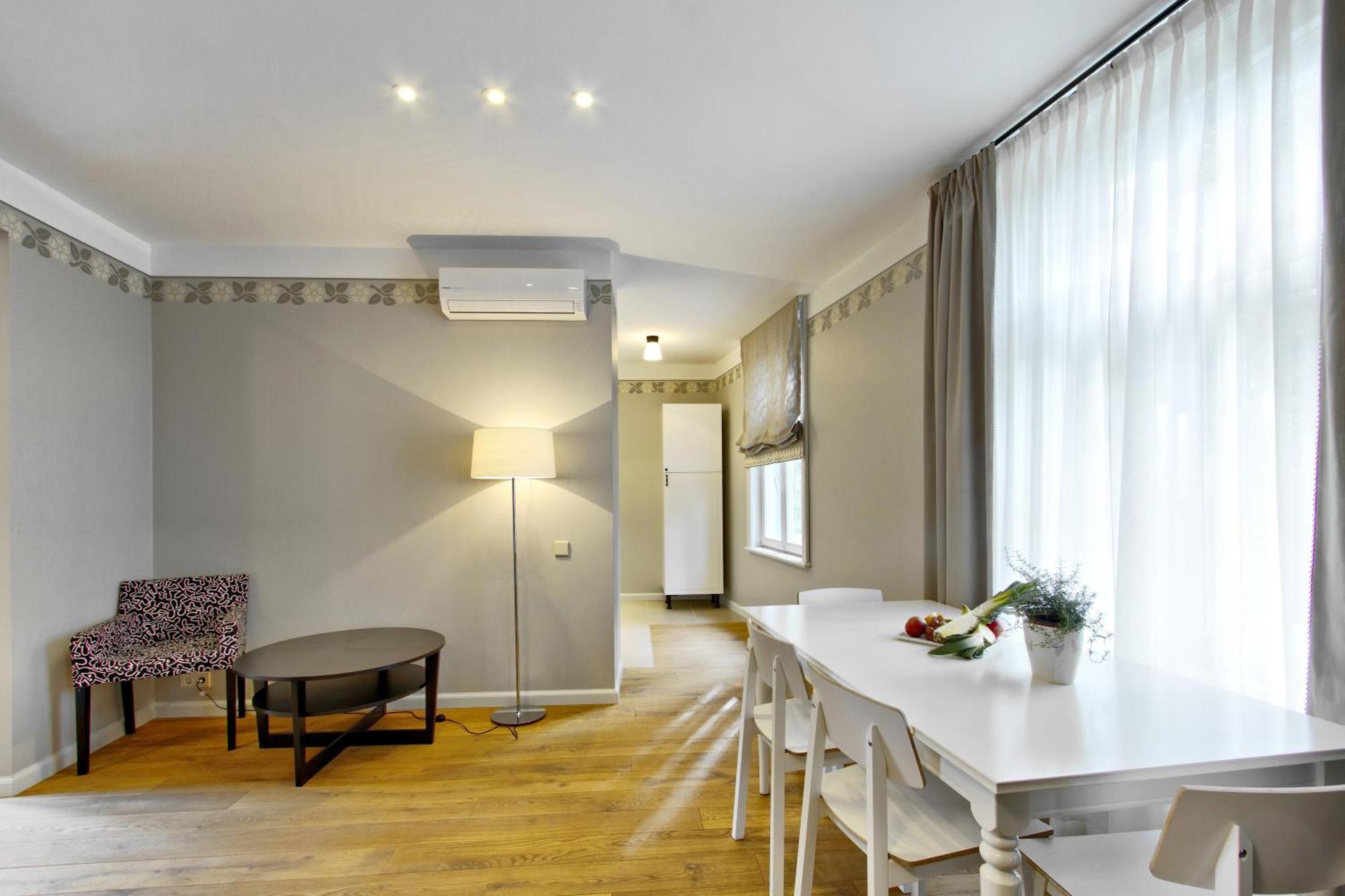 Melody Apartments Jūrkalne Exteriör bild